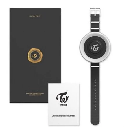 TWICE - 5TH ANNIVERSARY LIGHT BAND KIT (Including a Necklace and Photocards) - Image 9